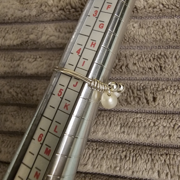 Handmade ring with faux pearls and beads (size 4.5) - Picture 3 of 4